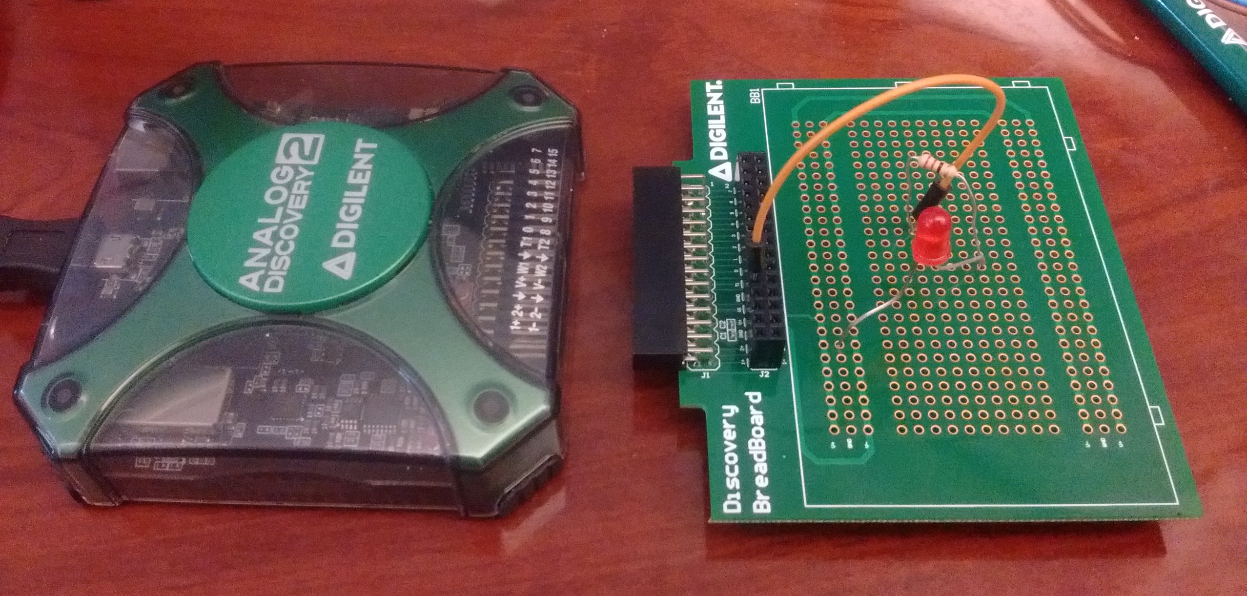 analog_discovery_and_bb_separated.jpg